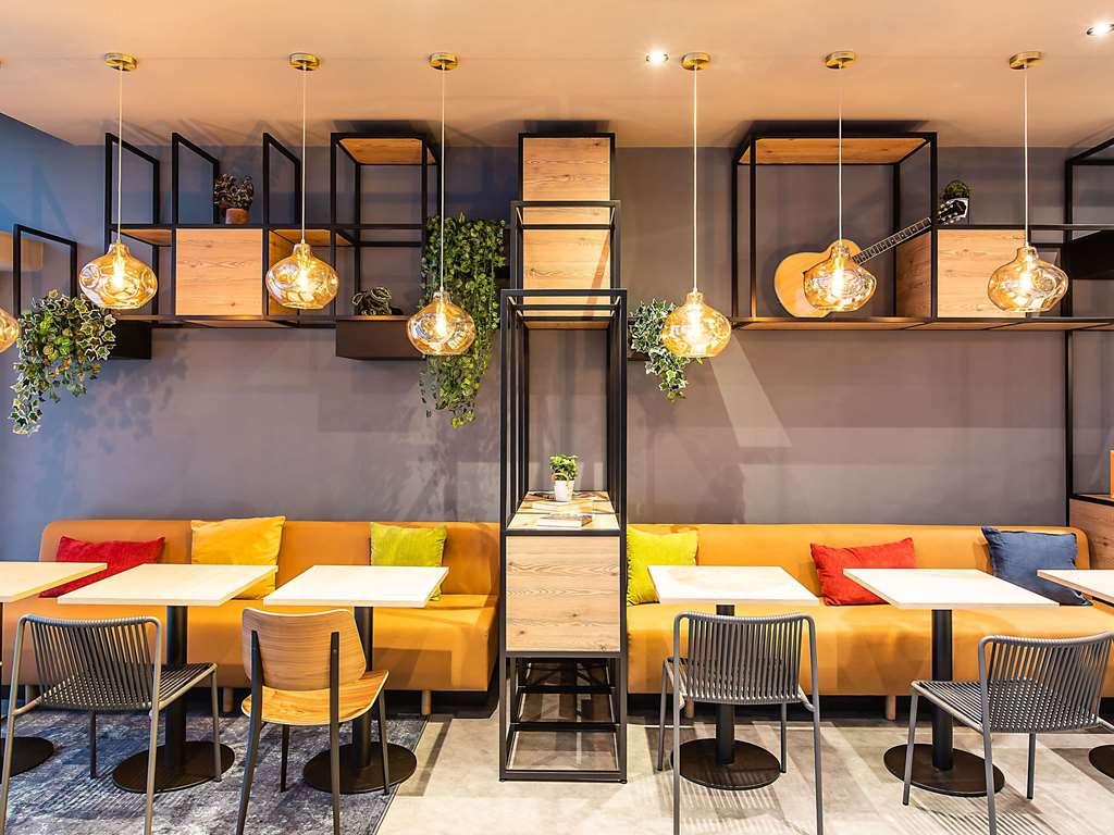 Hotel Ibis Braganca Restaurant photo