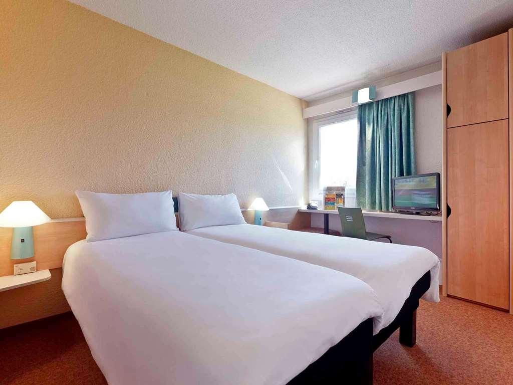 Hotel Ibis Braganca Room photo